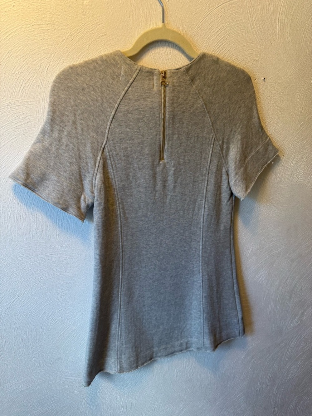 Derek Lam 10 Crosby 100% Cotton Sculpted Knit Top Gray Raw Edge Designer Sz 0 - Picture 2 of 4
